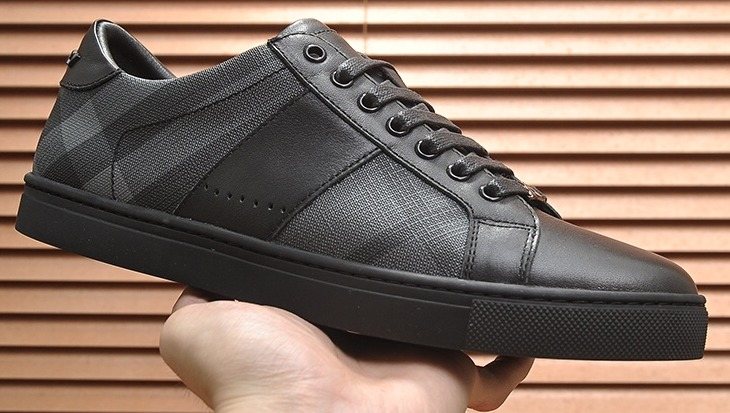 Burberry Check-Panel Low-Top Sneakers