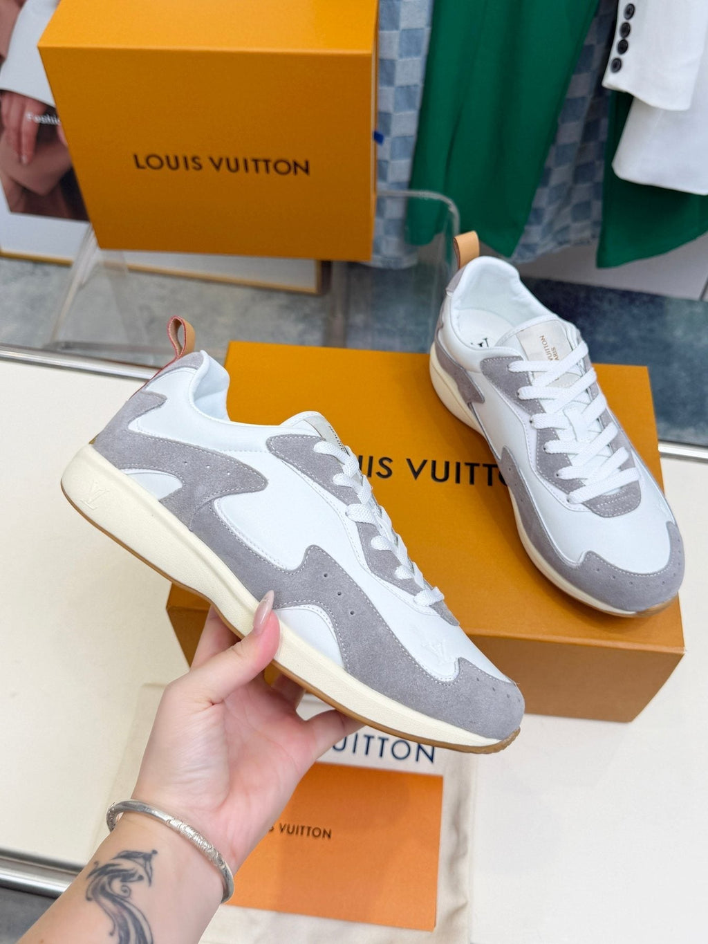 Louis Vuitton Drop 300 Low-Top Sneakers